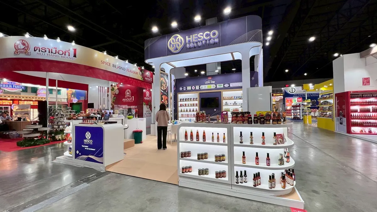 LINE_ALBUM_booth_260909_3
